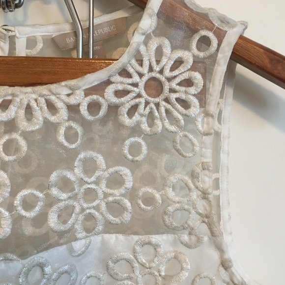 Banana Republic | Metallic Embroidery Top - Picture 3 of 8